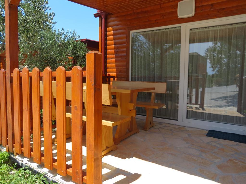 Campsite Kaya Pakostane Ngoại thất bức ảnh